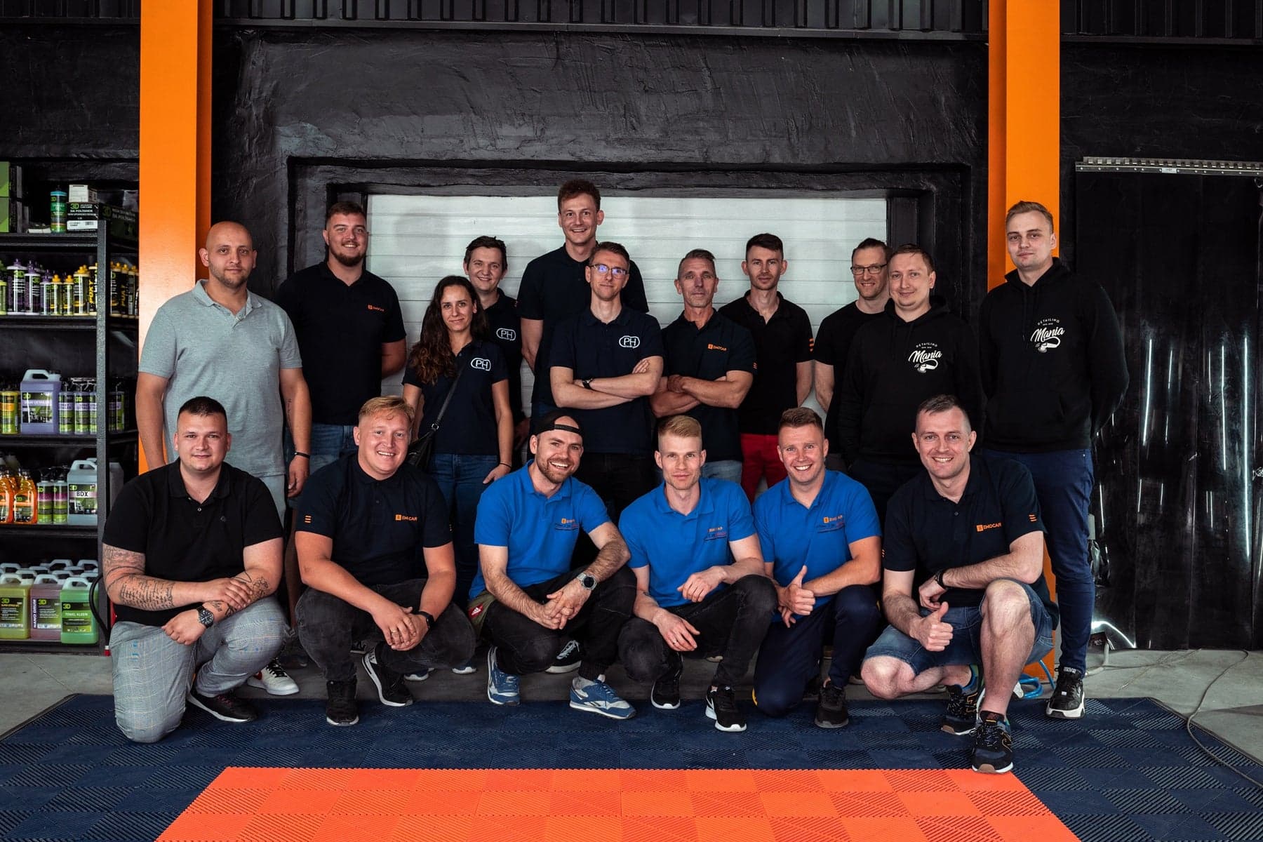 Das Ewocar-Team in seiner Werkstatt