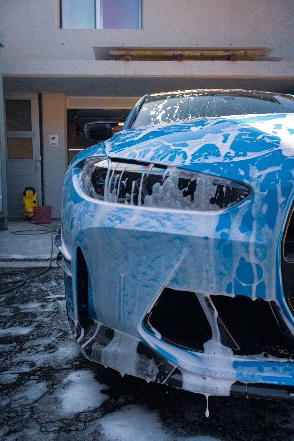 Front eines eingeschäumten BMW